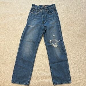 Levi’s Ribcage Straight Ankle